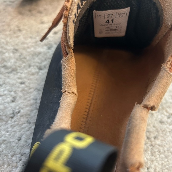 La Sportiva unisex women 9.5 climbing Athletic Shoes in very good condition - Picture 10 of 12